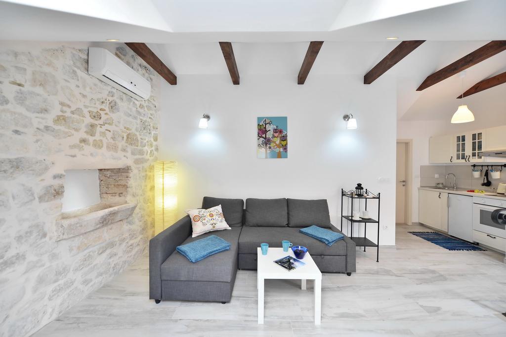 Apartamento House Riva Supetar Habitación foto
