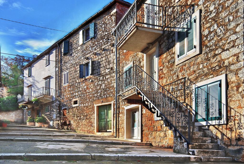 Apartamento House Riva Supetar Habitación foto
