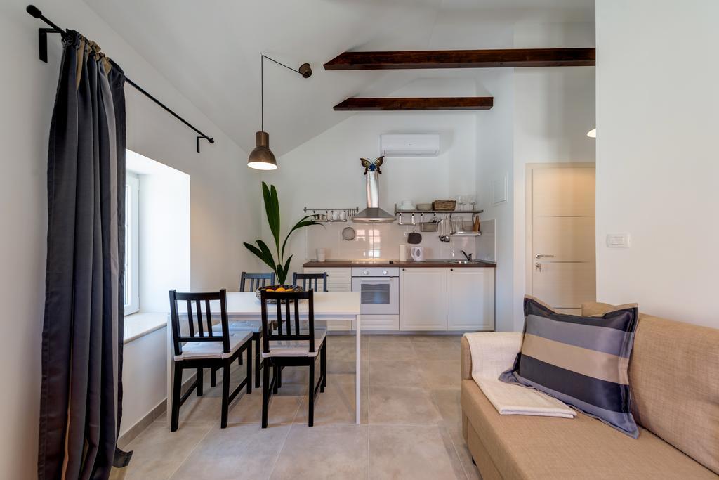 Apartamento House Riva Supetar Exterior foto